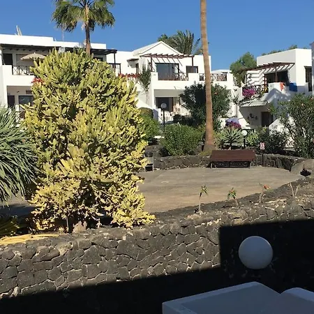 Stunning 2 Bedroom Vacation Vv On Seafront