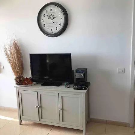 Stunning 2 Bedroom Vacation Vv On Seafront