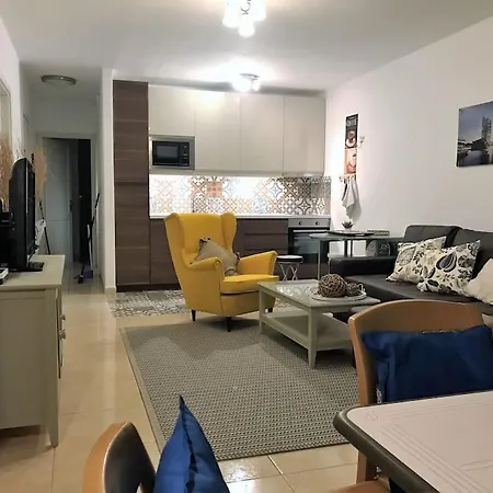 Stunning 2 Bedroom Vacation Vv On Seafront * Puerto del Carmen (Lanzarote)