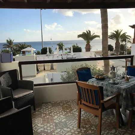 Stunning 2 Bedroom Vacation Vv On Seafront
