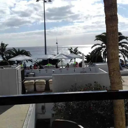 Stunning 2 Bedroom Vacation Vv On Seafront Lägenhet